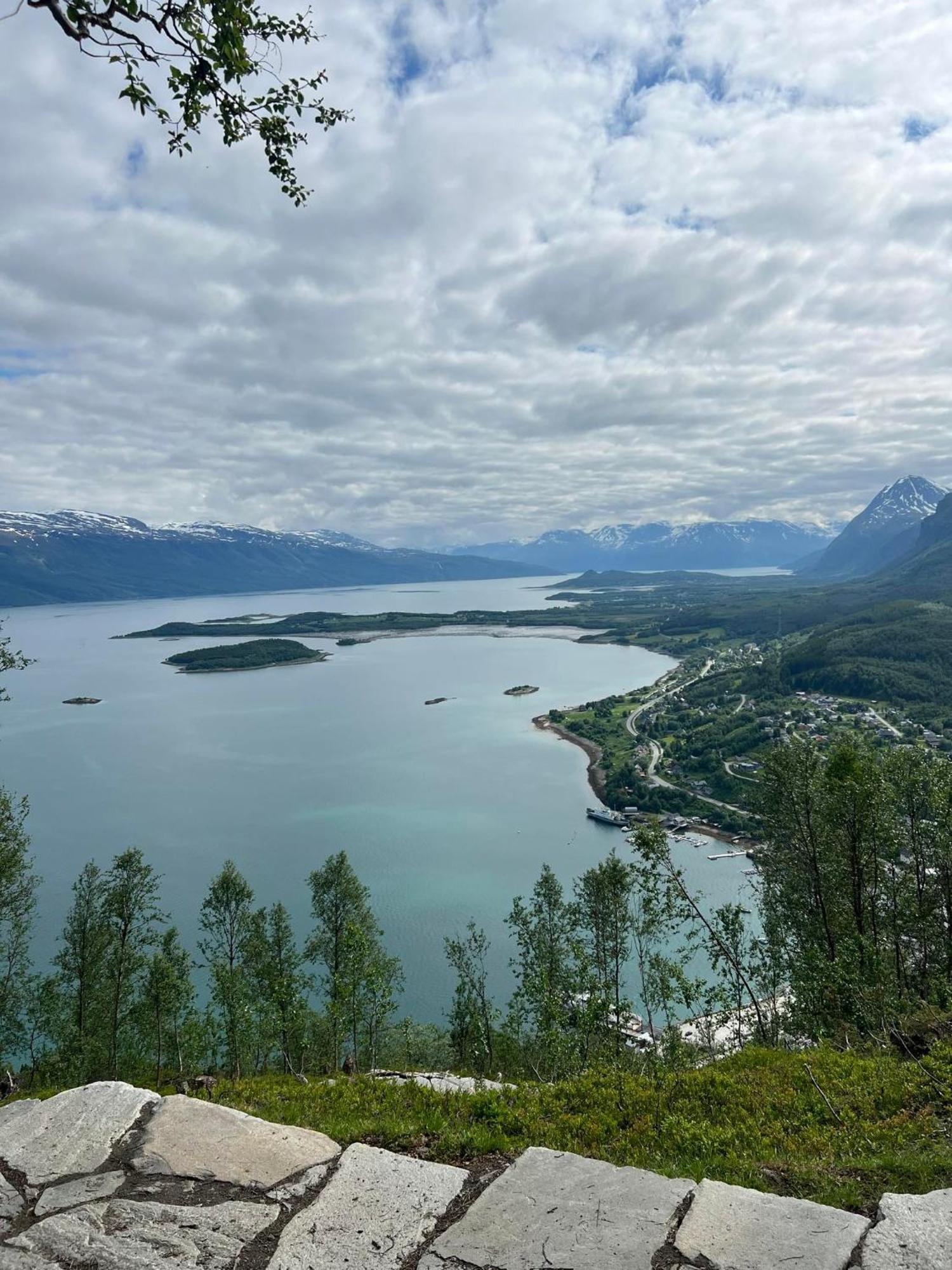 Lyngen Apartments Lyngseidet Luaran gambar